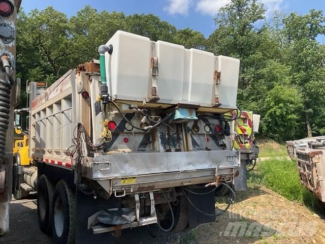 Mack CV713 Lumesahad