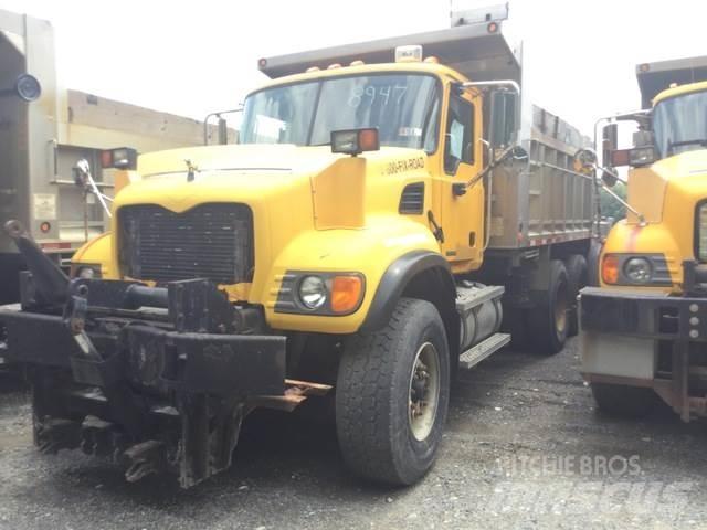 Mack CV713 Liivapuisturid ja soolapuisturid
