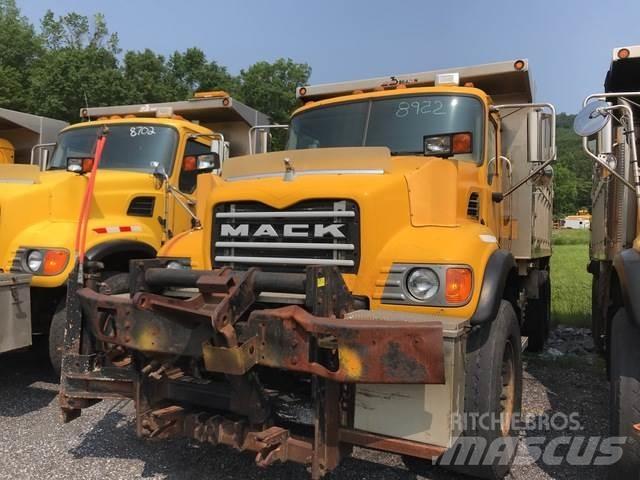 Mack CV713 Liivapuisturid ja soolapuisturid
