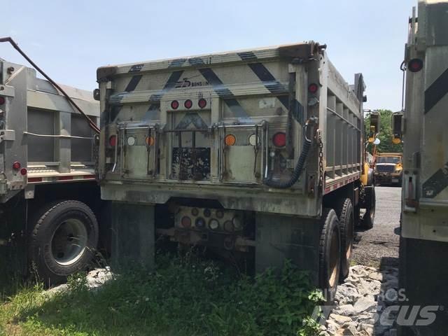 Mack CV713 Lumesahad