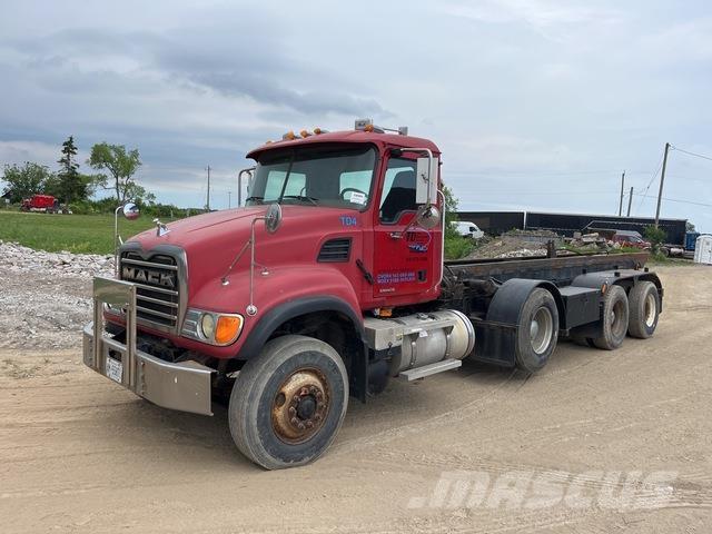 Mack CV713 Vahetuskastiga tõstukautod