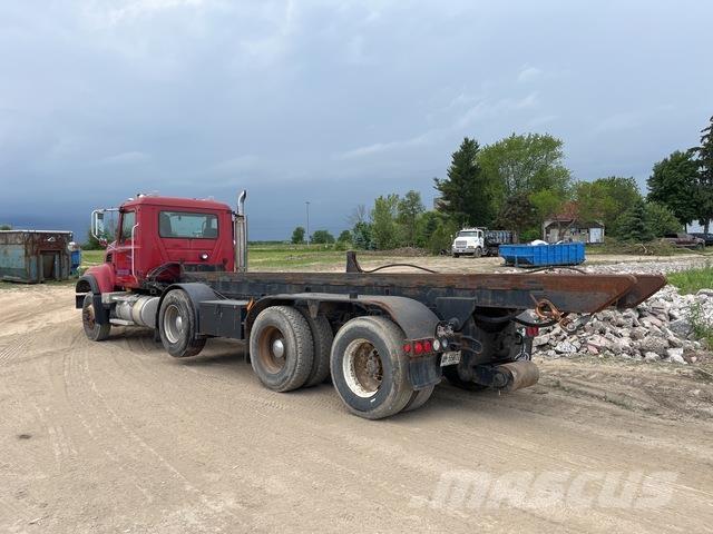 Mack CV713 Vahetuskastiga tõstukautod