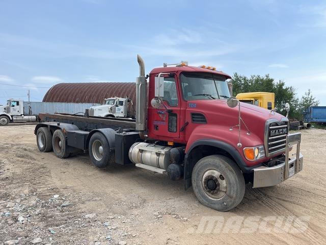 Mack CV713 Vahetuskastiga tõstukautod