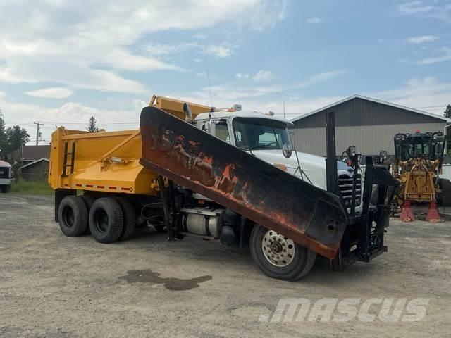 Mack CV713 Lumesahad