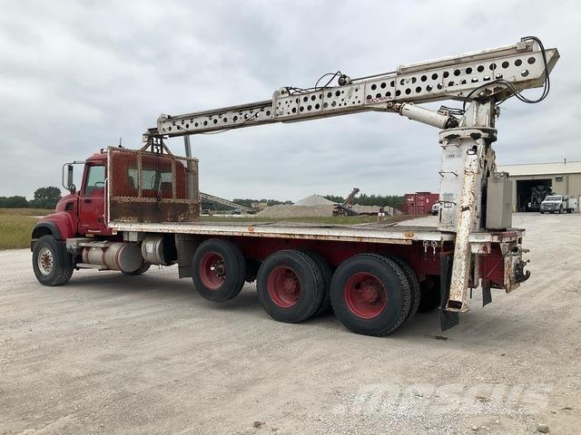 Mack CV713 Muud veokid
