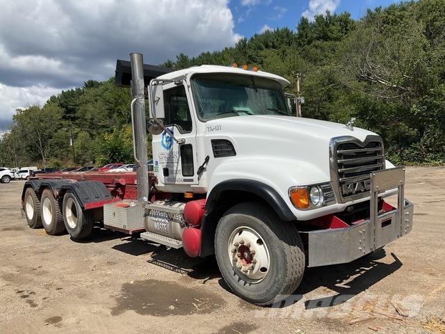 Mack CV713 Vahetuskastiga tõstukautod