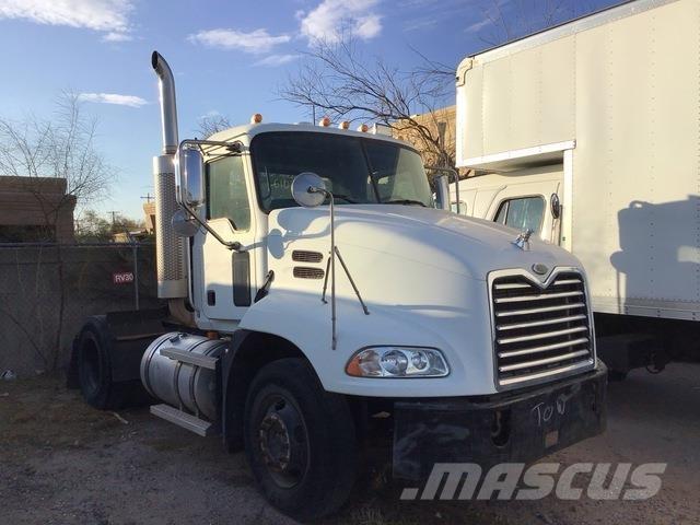 Mack CXN612 Sadulveokid