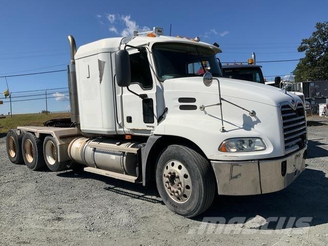 Mack CXN613 Sadulveokid
