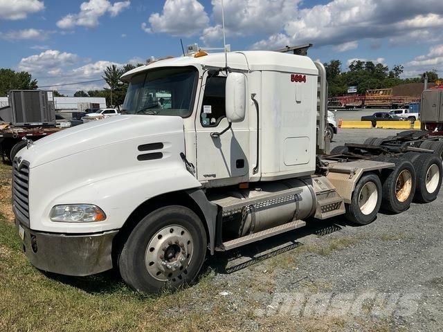 Mack CXN613 Sadulveokid