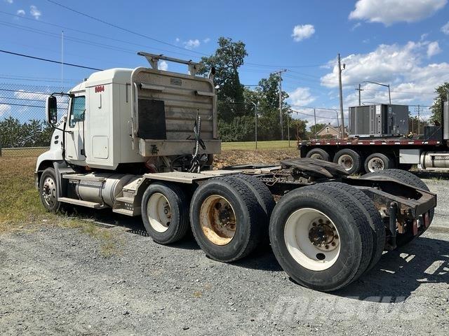 Mack CXN613 Sadulveokid
