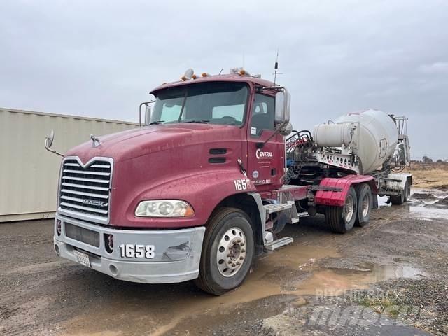 Mack CXU613 Sadulveokid