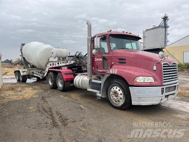 Mack CXU613 Sadulveokid