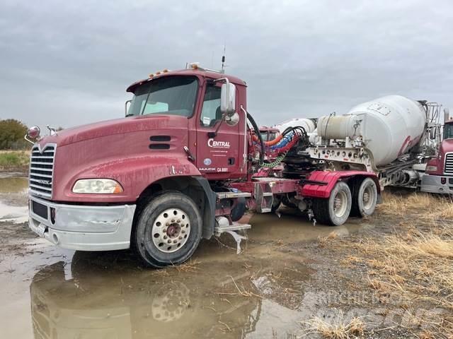 Mack CXU613 Sadulveokid