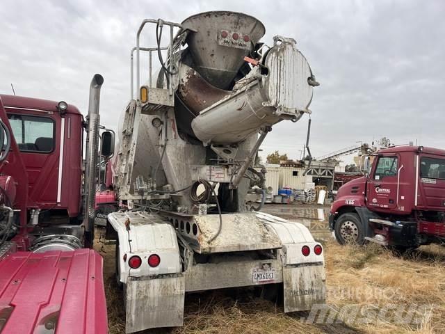Mack CXU613 Sadulveokid