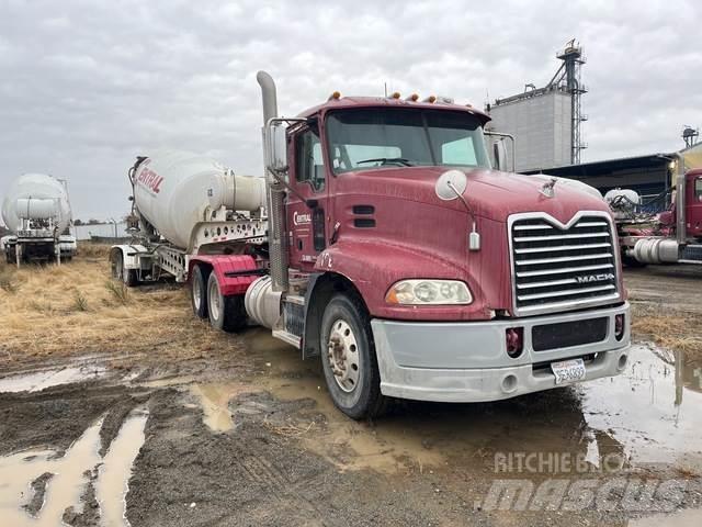 Mack CXU613 Sadulveokid