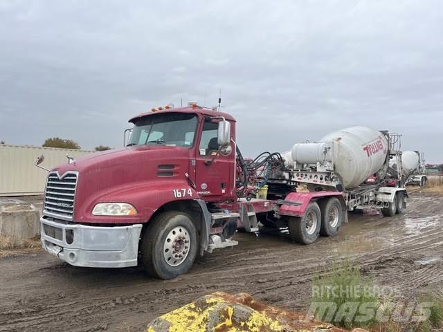 Mack CXU613 Sadulveokid