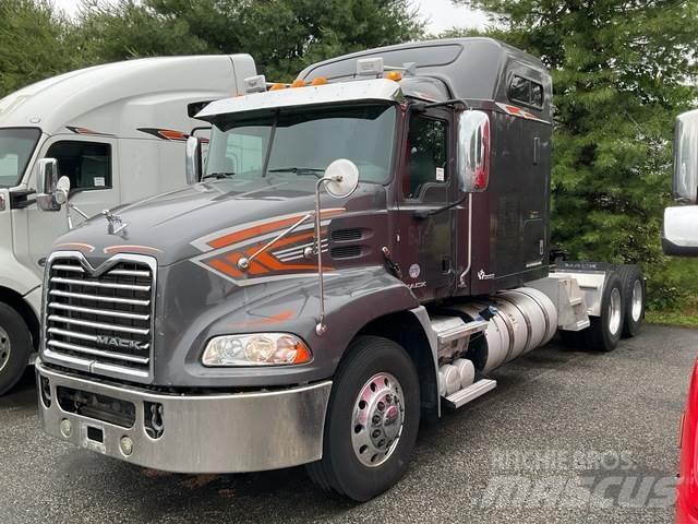 Mack CXU613 Sadulveokid