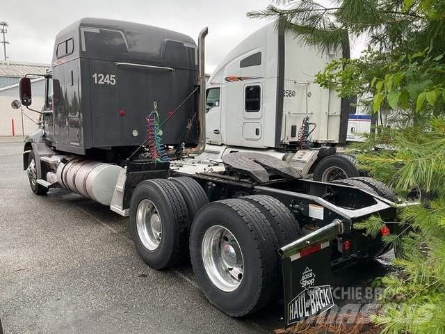 Mack CXU613 Sadulveokid