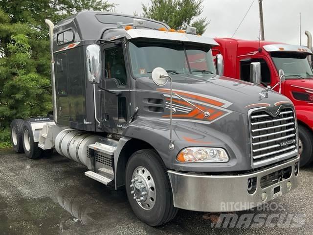 Mack CXU613 Sadulveokid
