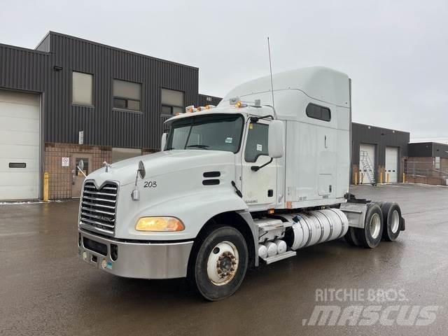 Mack CXU613 Sadulveokid