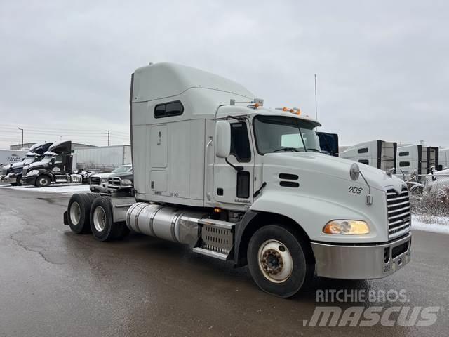 Mack CXU613 Sadulveokid