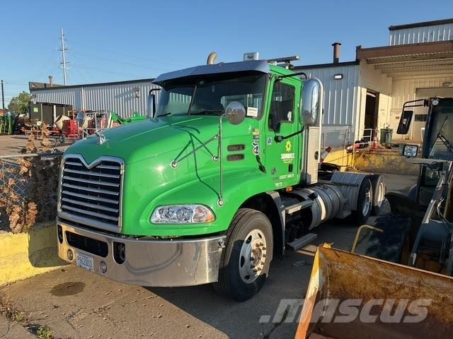 Mack CXU613 Sadulveokid
