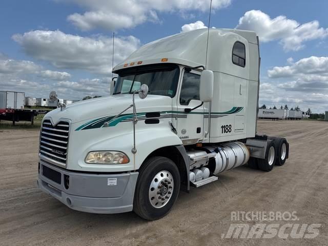 Mack CXU613 Sadulveokid