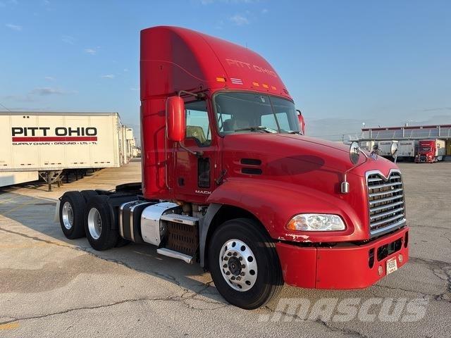 Mack CXU613 Sadulveokid