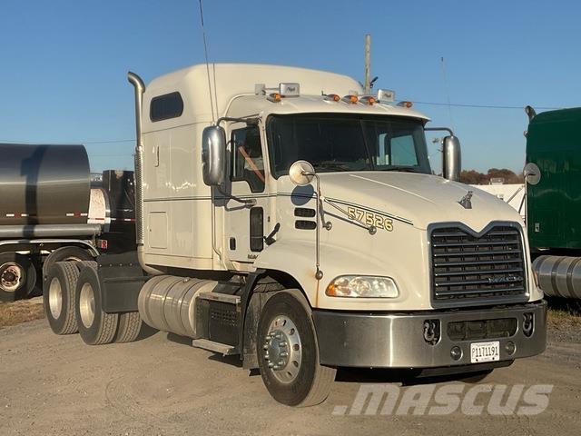 Mack CXU613 Sadulveokid