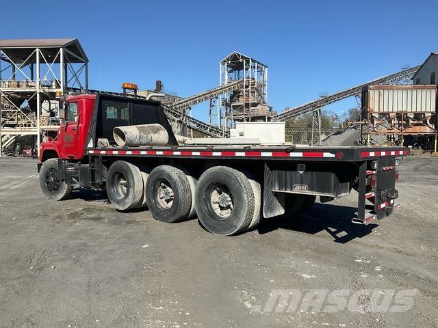Mack DM686S Madelautod