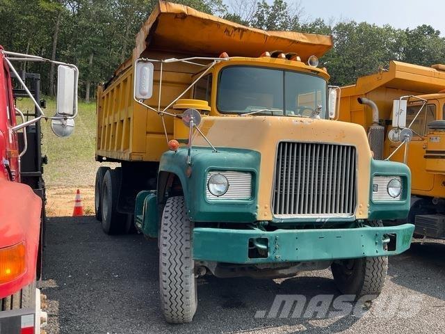 Mack DM686SX Kallurid
