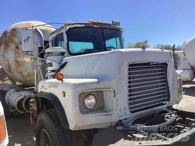 Mack DM690S Muud veokid