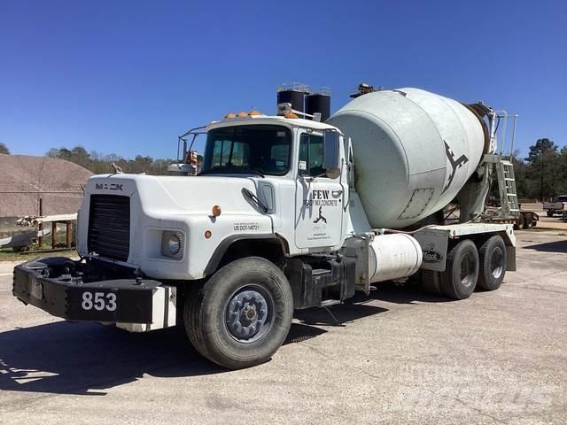 Mack DM690S Muud veokid
