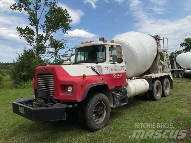 Mack DM690S Muud veokid