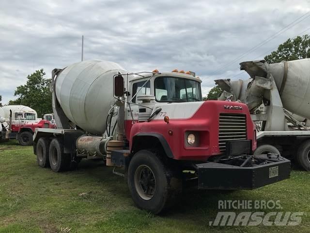 Mack DM690S Muud veokid