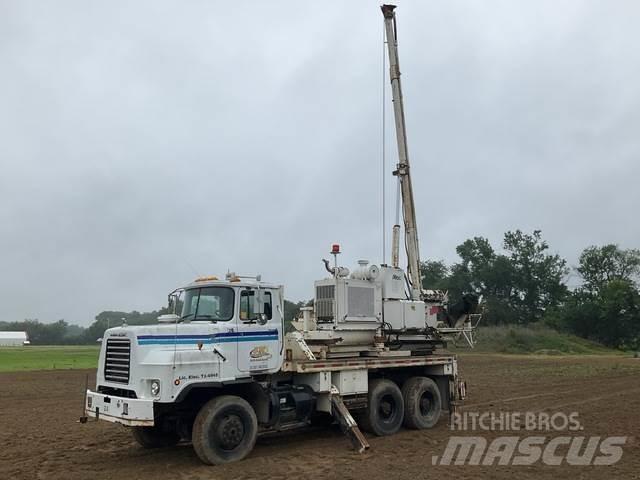 Mack DMM6906S Puurmasinad
