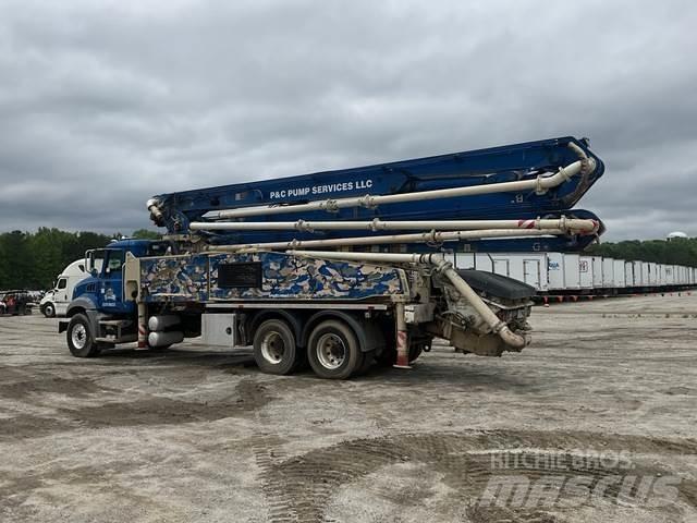 Mack GR64B Betooni pumpautod