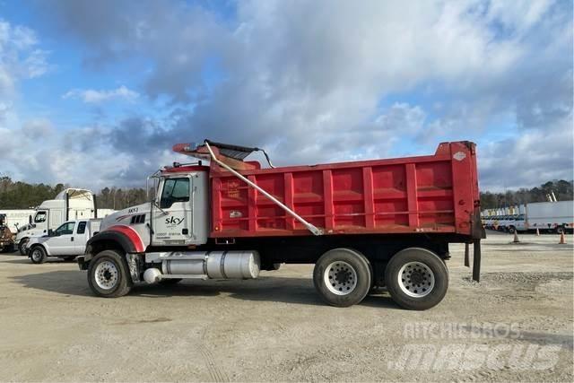 Mack GU713 Kallurid