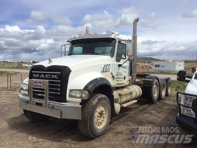 Mack GU713 Sadulveokid