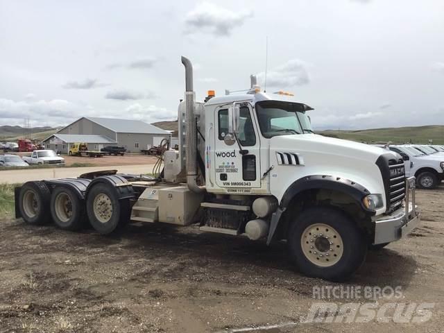 Mack GU713 Sadulveokid