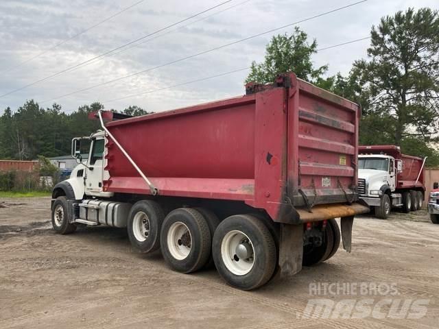 Mack GU713 Kallurid