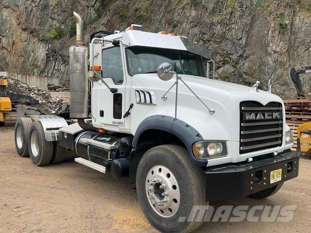 Mack GU713 Sadulveokid