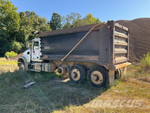 Mack GU713 Kallurid
