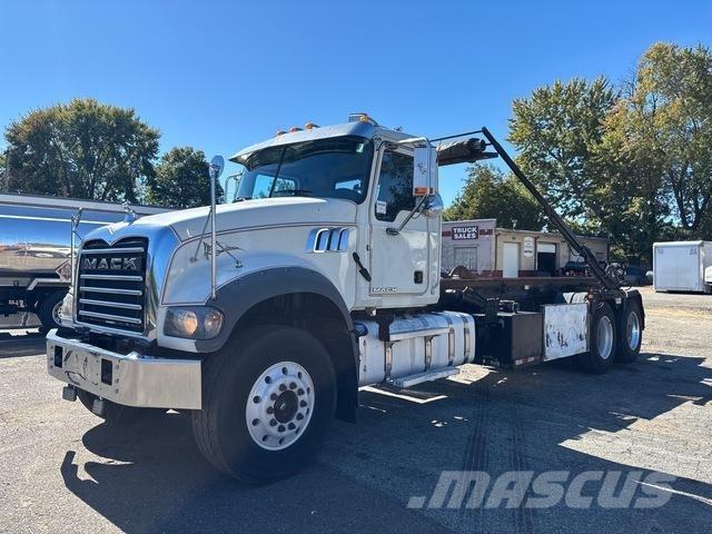 Mack GU713 Vahetuskastiga tõstukautod