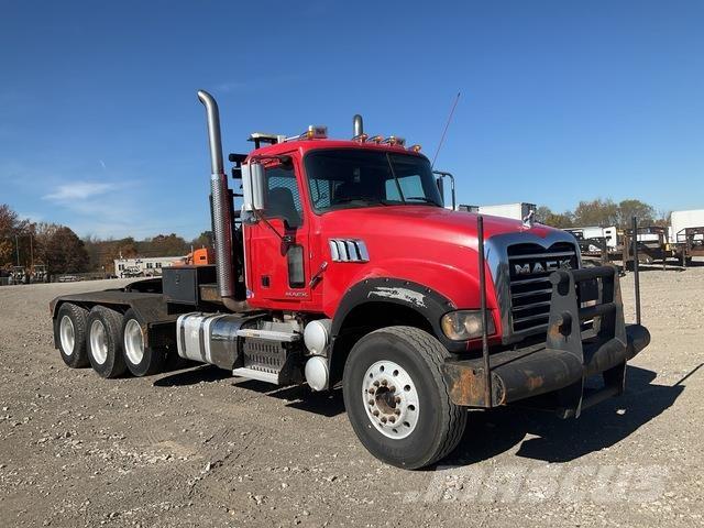 Mack GU713 Sadulveokid