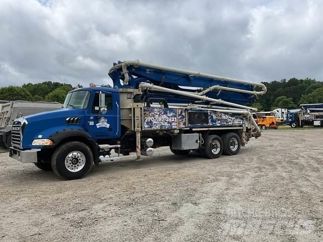 Mack GU813 Betooni pumpautod