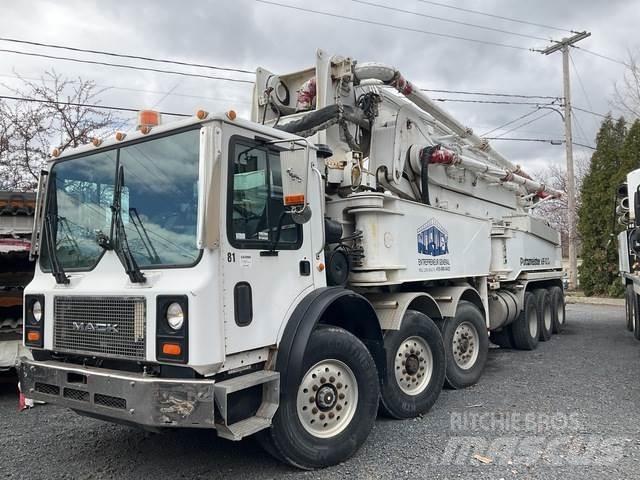 Mack MR688S Betooni pumpautod