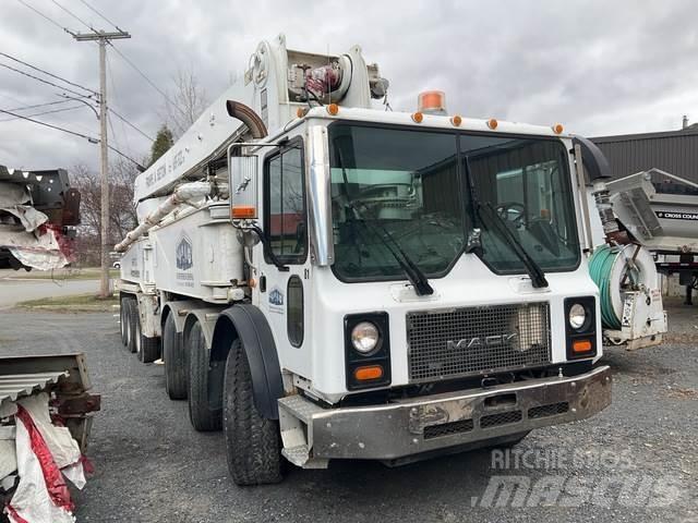 Mack MR688S Betooni pumpautod