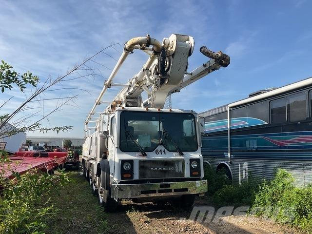 Mack MR688S Betooni pumpautod