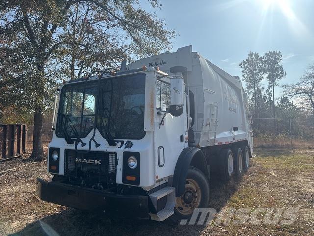 Mack MR688S Prügiautod